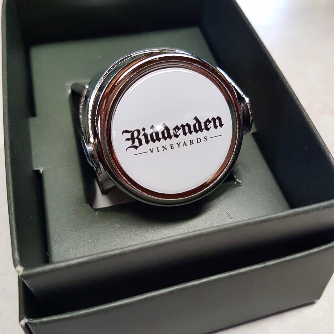 BiddendenVine's tweet image. Our new Biddenden Sparkling wine stoppers have arrived &amp;amp; are now available in the Vineyard shop - thanks to @WaitersFriendCo 🍾 
We love them!

#englishsparkling #englishfizz #biddendenvineyards
