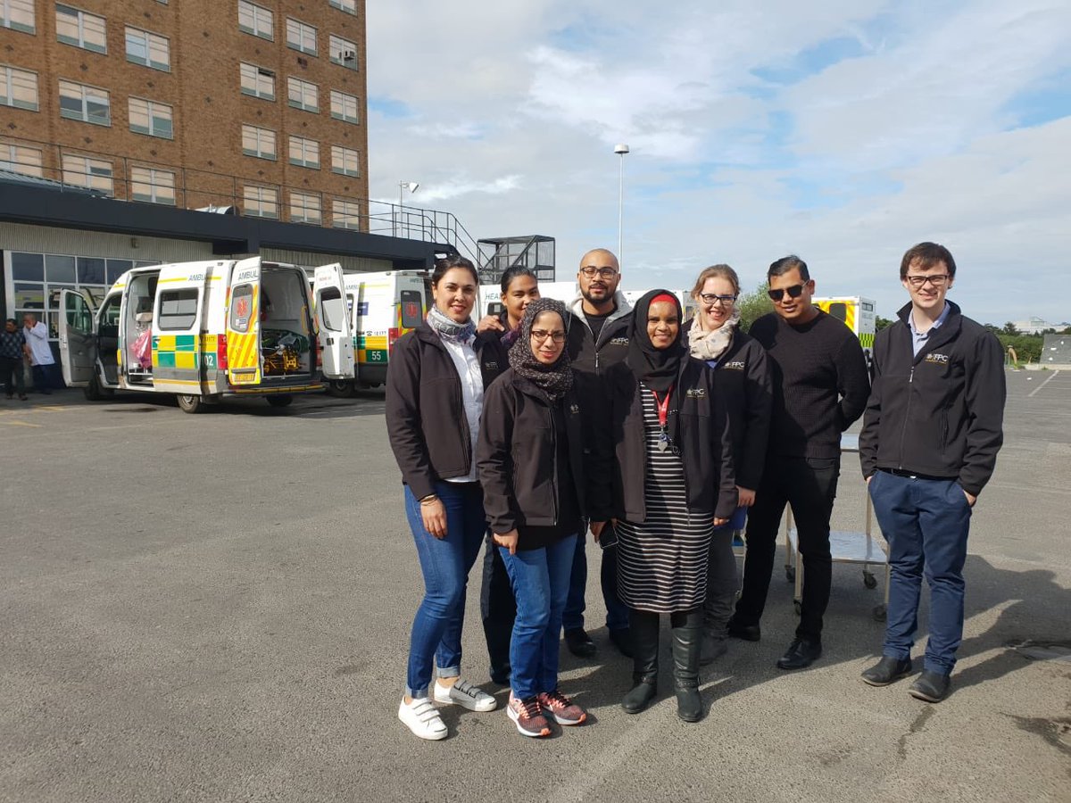marchellehendri's tweet photo. #THANKYOUTHURSDAY #FPGGROUP #Parow for the #CuppaLove lifting the #spirits of #young #old #outpatients and #staff at #TygerbergHospital What a #booster #EachOneCanReachOne #OnYourDoorstep #ReachIOutAndTouch ❤️👊🏽🇿🇦 https://t.co/dDrzE69hYl