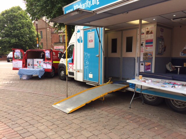 DerbyshireFRS's tweet photo. #CSO_Rachel is with @P3Charity at Ilkeston Market Place today promoting safety in the home and bonfire & bbq Safety during #HeatWave2018 https://t.co/tFVWnnHpHB