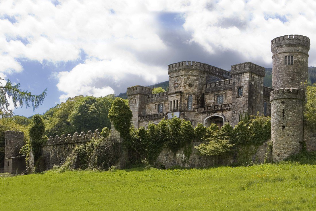 Another castle! Killeavy Castle is a Grade A listed 19th century castle and estate located in County Armagh, Northern Ireland. As part of the extensive renovation of the estate, Pollock Lifts has been awarded the contract to supply 5 cabin &amp; goods lifts.
goo.gl/tmnYgL