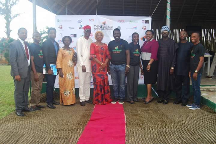 theleverage01's tweet image. A photo session of the Convener, Pst Segun Oduyebo side by side with Osun state Commissioner of Empowerment &amp;amp; Youth Engagement Mofolake Adegboyega and the guests Speakers  at LEVERAGE 2018.