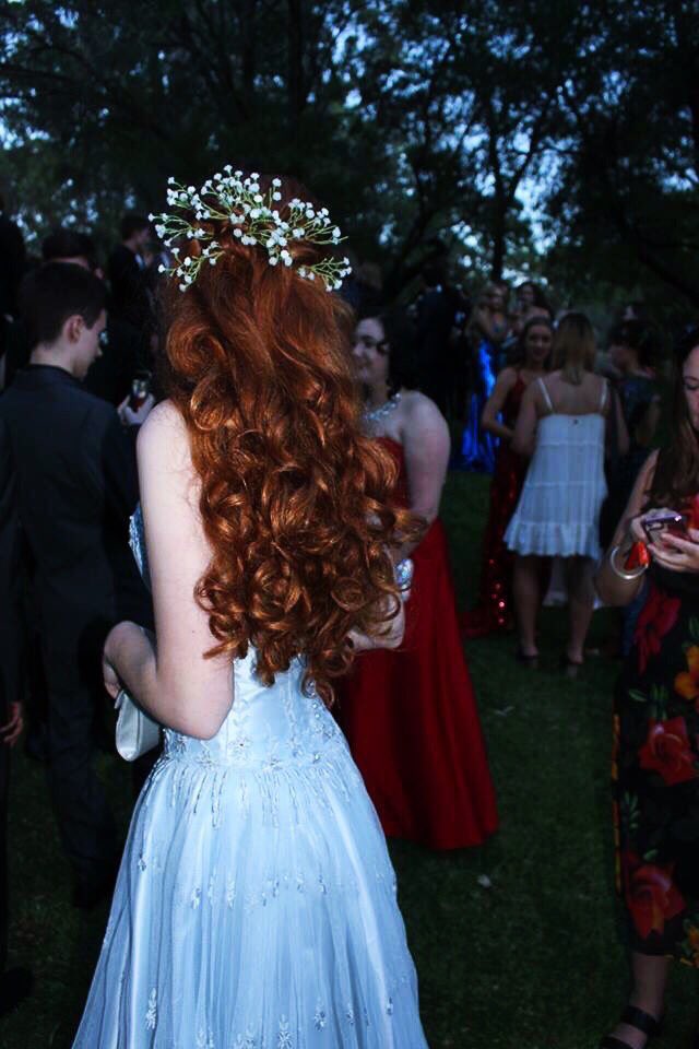 OfLisaisms's tweet photo. Summer party in support of #peaceforwesteros foundation anyone? https://t.co/aoUcKOAwZg