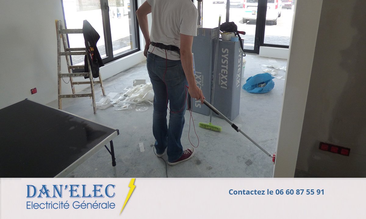 #Jeudi Travaux électriques locaux pro
Dans le cadre de l'implantation de la nouvelle agence Re'flex Services à Hoerdt, DAN'ELEC intervient sur ce chantier pour l'installation électrique
Confiez vos #travaux électriques à DAN'ELEC
Publié via Hoptimiz_fr 
facebook.com/DANELEC67/post…