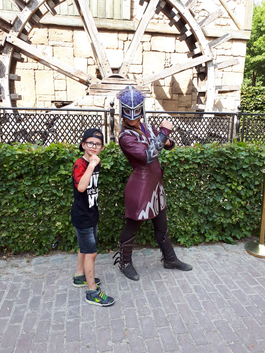 SS_TimKool's tweet image. Weer een hoop vakantie foto's zijn ingestuurd door onze leden voor de vakantie foto wedstrijd van Sportschool Tim Kool ☀️ Ga naar onze Facebook pagina en like de foto's!