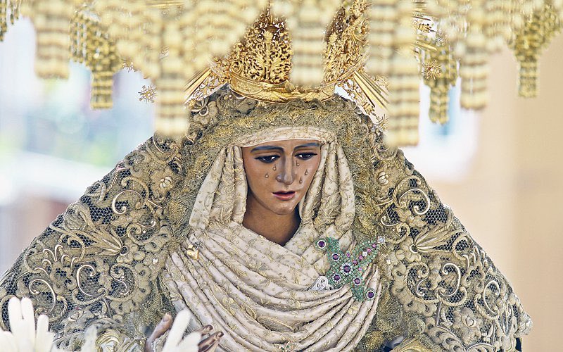 ¿Alguna vez te has imaginado cómo sería ver a <a href="/EspDeTriana/">Esperanza de Triana</a> por las calles de su barrio? ¡Deja de hacerlo y vívelo! Desde nuestra Hermandad llevaremos a cabo un viaje, para el 3 de noviembre, que incluye hotel, desayuno y desplazamiento a la procesión.

☎️ 662 029 969