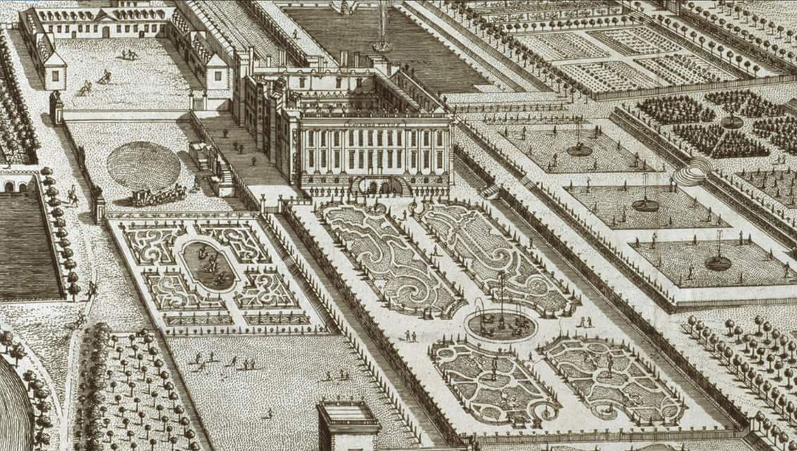 joinLordGrey's tweet photo. Current heatwave reveals the ghost of Chatworth's #17thCentury knot garden.

@ChatsworthHouse #StuartEngland https://t.co/UuDH6p5PFt