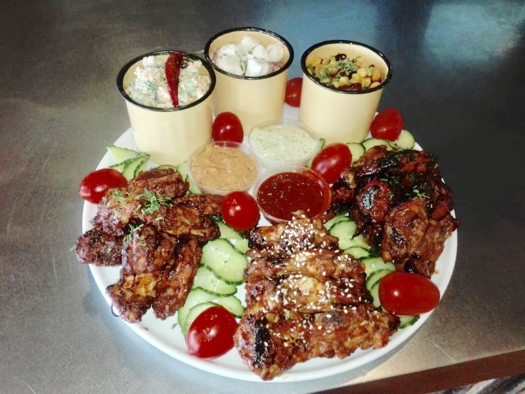 HaveWingsSA's tweet photo. Delicious gourmet grilled #Wings paired with our fresh tasty #Sides and #Dips will now go down even better with a glass of our #HouseWine an ice cold #CraftBeer or a custom made #refreshing #Cocktail .... #1YearAnniversary #GourmetGrilled #IssaWingRevolution #HaveWings https://t.co/Ju3colUZDP