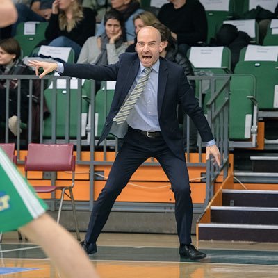 time_services's tweet photo. @jordijuste3 Aquest ENTRENADOR treballador, idealista i valent". No trigarem gaire en veure't on et merèixes i aquell dia a SMART TIME farem festa grossa🍾🥂🎂. #Bàsquet #entrenadors https://t.co/GD2SOKhqbO