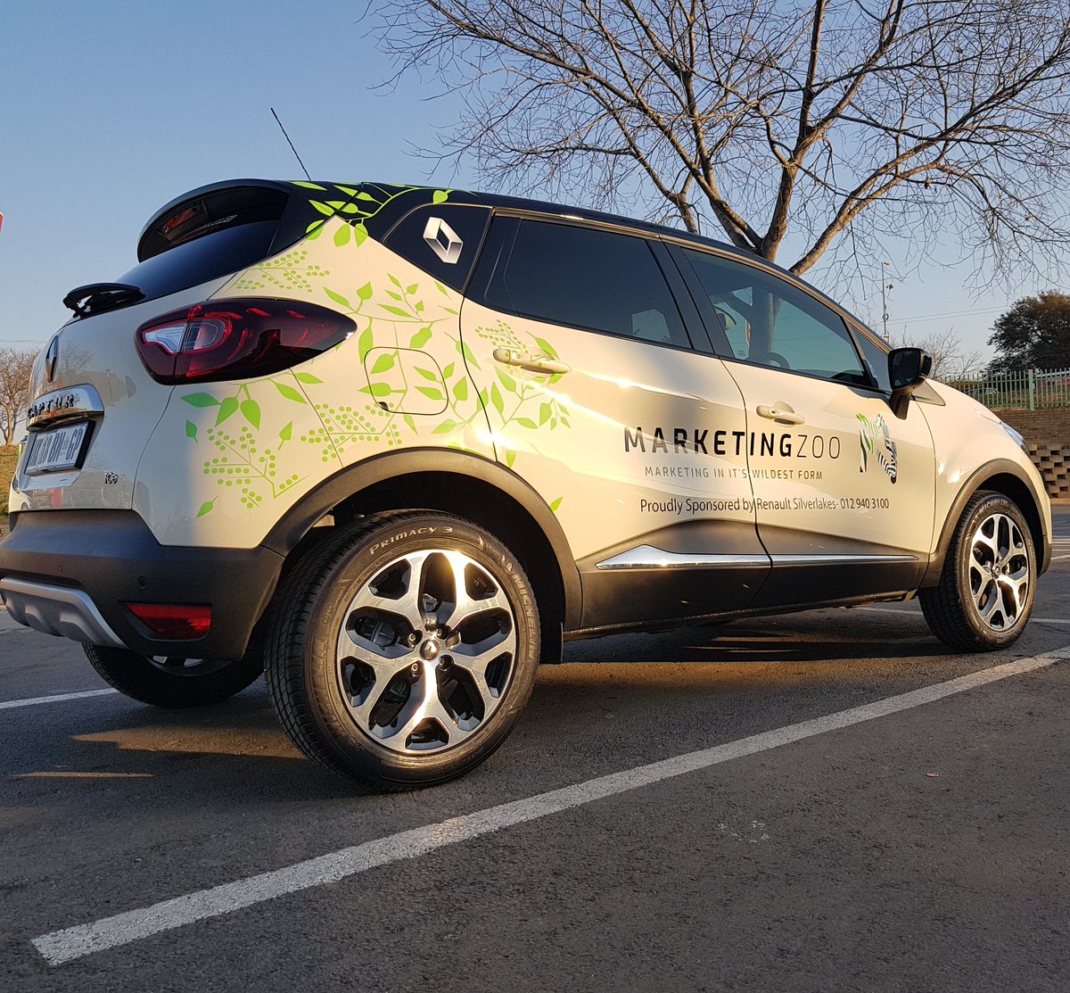 Wie gee om oor almal se deftige klere, ons het die Zoo mobil afgestof vir vanaand se <a href="/stroomopfilm/">17Films.sa</a> premiere 😝

Dankie <a href="/Renault_SA/">Renault South Africa</a> Silverlakes vir dié deftige wiele!