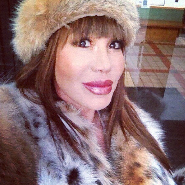 Cool for the real men who know my worth not the fake who don't even know how to make their woman smile😀🥰😘😇