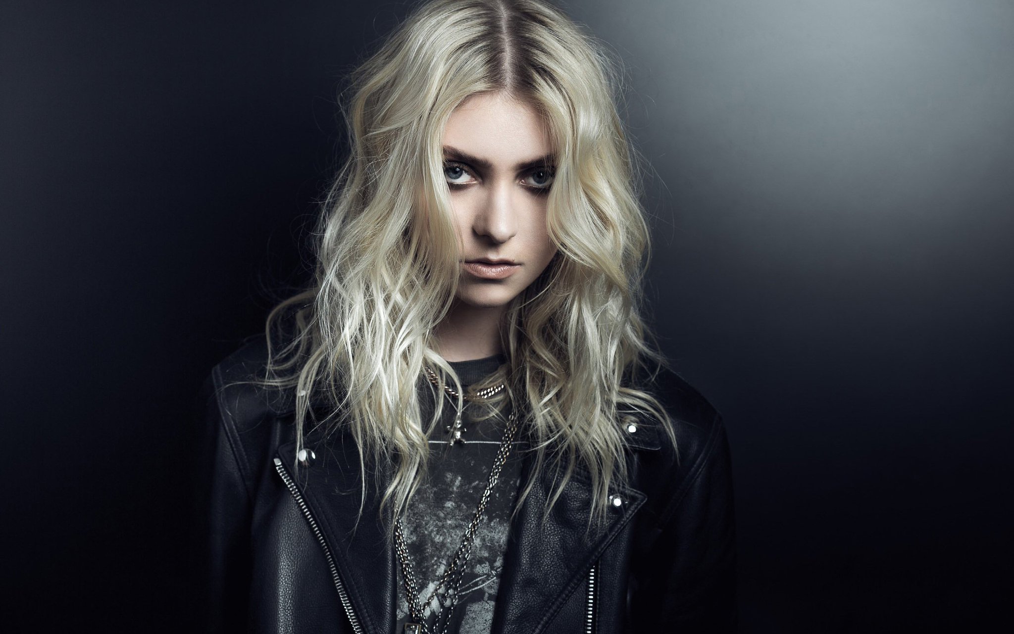 Happy Birthday Taylor Momsen! 