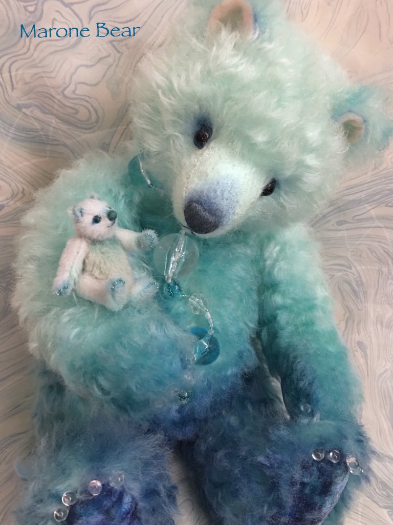 NaokoMarone's tweet photo. 明日も涼しいといいね...
#teddybear #テディベア #ミニチュアベア #miniatureteddybear
#maronebear #artistteddybear
#瑠璃色 #青 #水色
#空色 #blue #Blau #bleu #azul #blu #синий #ブルーグラデーション #bluegradation https://t.co/PPSNkKin1v