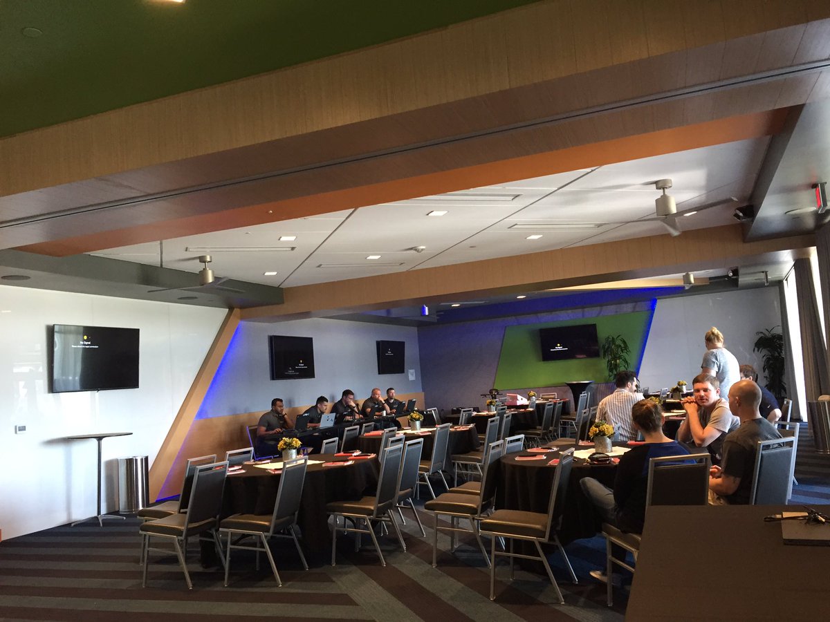 sherrybenjamin's tweet photo. Getting ready to kickoff another great event in Portland at the Topgolf https://t.co/iSTKfyTKKb