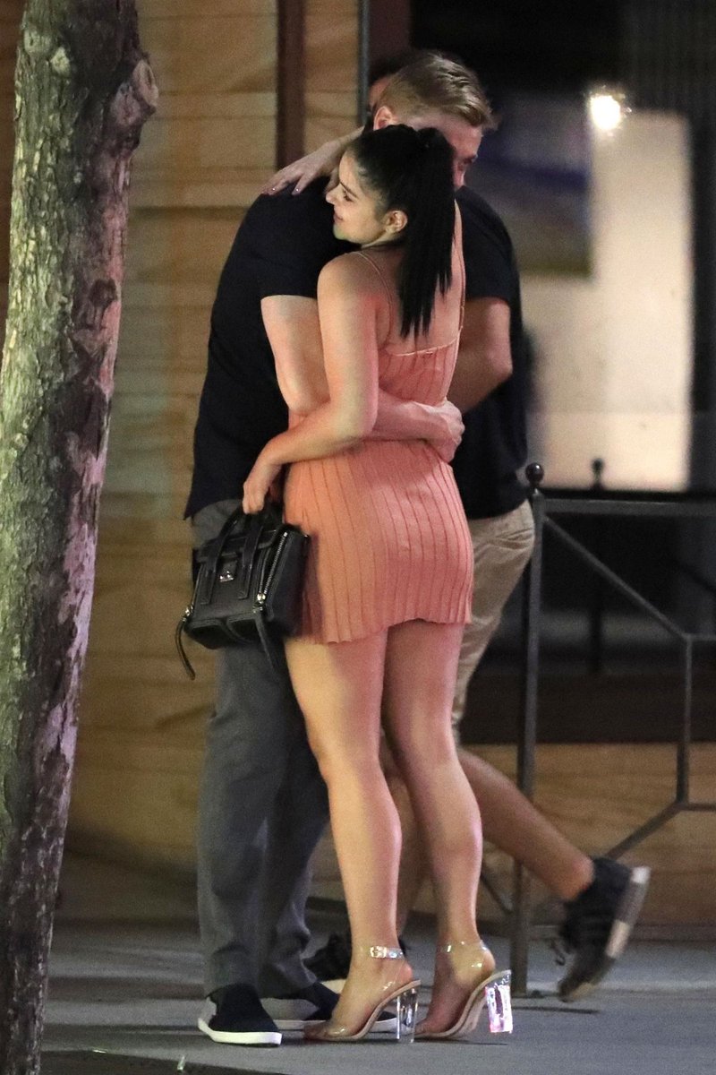 Cffost7's tweet photo. Ariel Winter https://t.co/Kck8r6BSRV