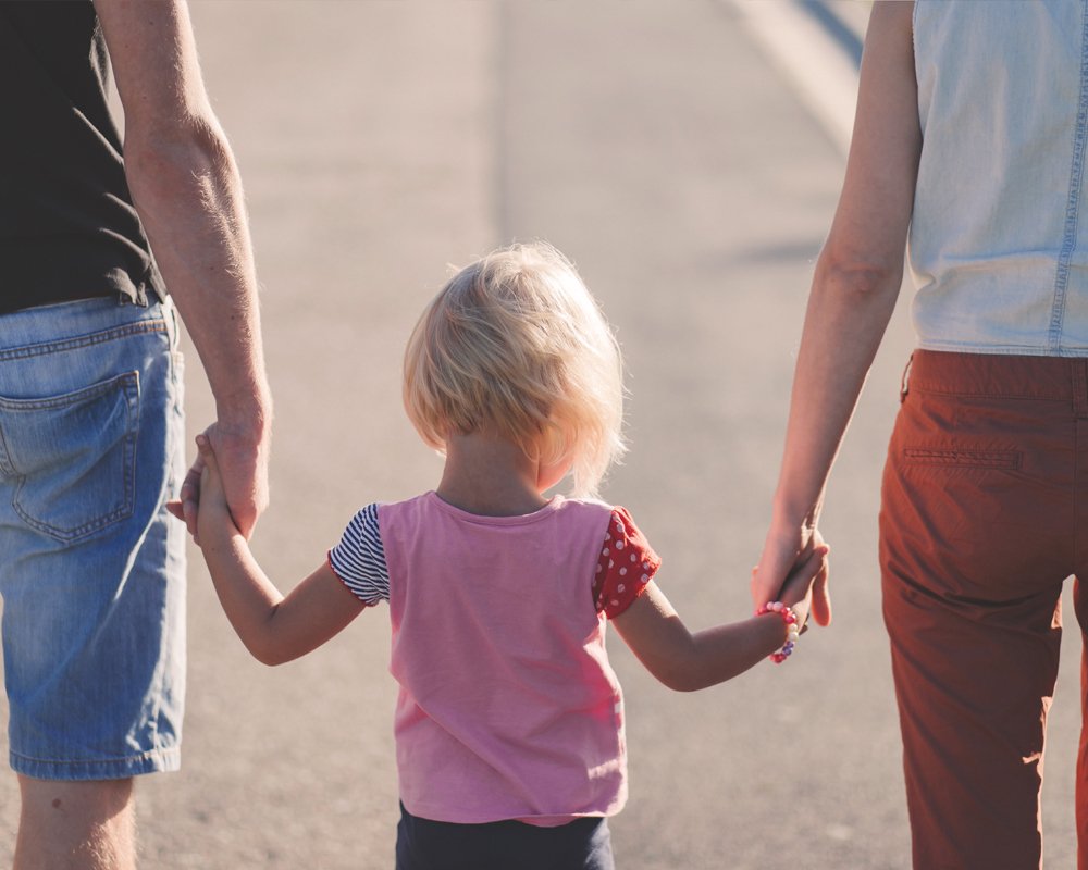 Je wilt je kinderen waarschijnlijk later financieel op weg helpen. Hoe zorg je dat je optimaal spaart voor je kinderen? Evi legt uit waar je rekening mee moet houden. evivanlanschot.nl/sparen-voor-ki…