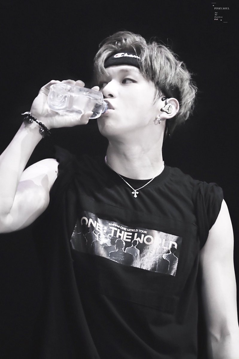 ApeachDaniel9's tweet photo. อหห กล้ามแขนอย่างแน่น 💪💪💪 https://t.co/MSsteeUiGJ