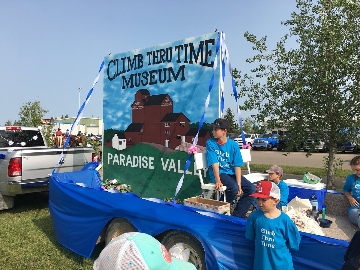 Jenni &amp; Jolene are at the <a href="/VermilionAg/">VermilionAg</a> Country Fair Parade! It’s going to be a great day to enjoy the parade then hit the fair grounds for LOTS of fun activity! #goeastofedmonton #thejenniandjoshow