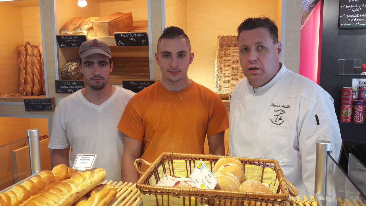 LAtelierBaillet's tweet photo. Nous sommes heureux de vous annoncer que Gaëtan et Stephen ont également obtenu leur #diplôme en #apprentissage à notre #boulangerie !

Ce qui fait 100% de réussite cette année.

Bravo à nos diplômés et merci pour leur investissement.

#Ay - #Champagne #Epernay #Reims https://t.co/b6w4FRmbit