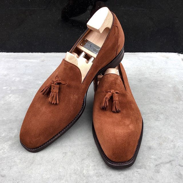 meritordesign's tweet photo. Spectacular simplicity! Gaziano &amp; Girling cacao suede slipons - the ultimate summer shoe. Best worn with a finely milled two piece cotton suit and a beautiful British Blue dress shirt. Always worn open collar in the summer. With socks optional. https://t.co/4yfxyTY60e