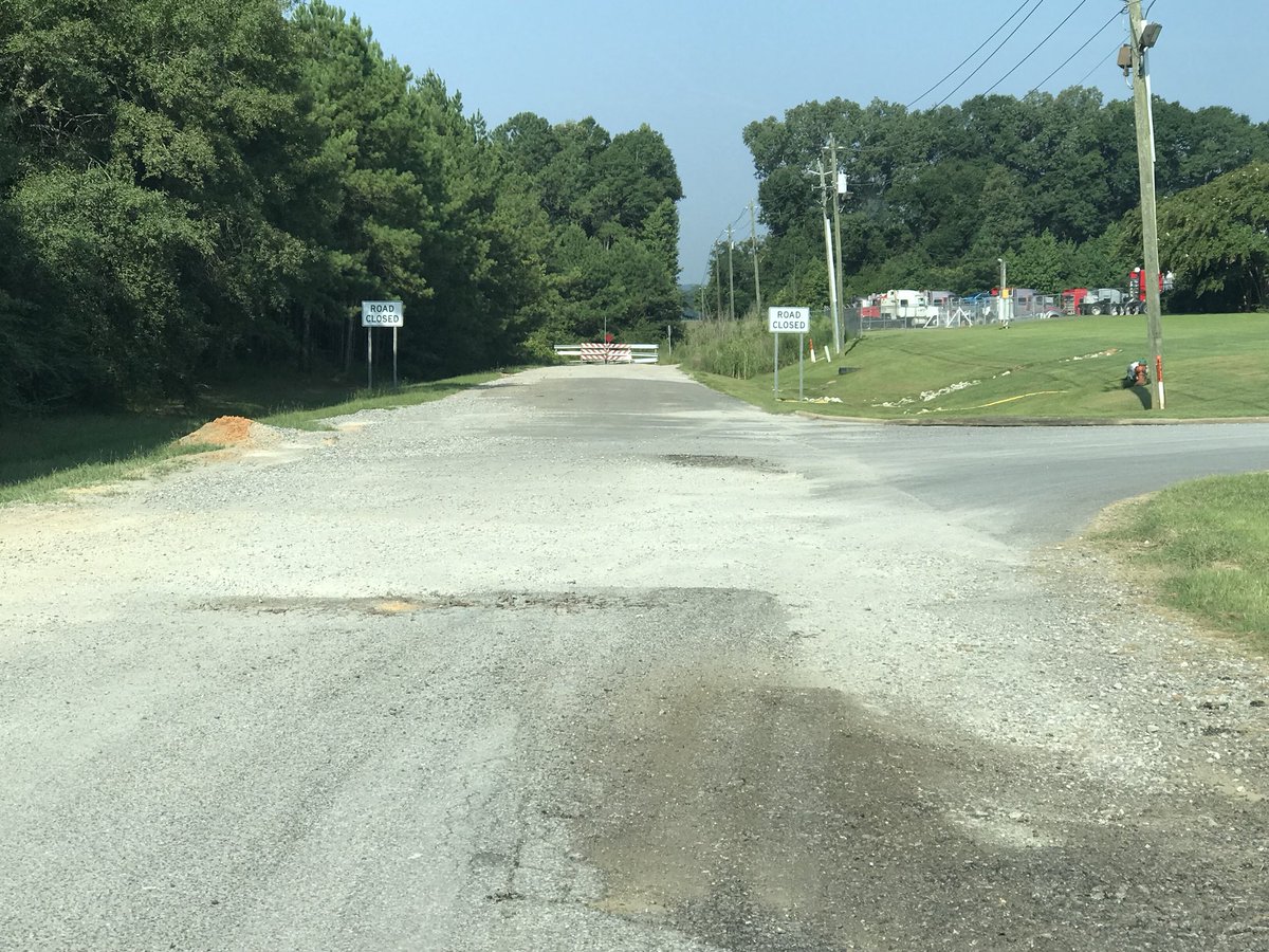 galloway_bg's tweet photo. @WaltMaddox Is this the type of infrastructure maintenance we can expect if you’re elected governor? City street in Tuscaloosa speaking loudly. #eatingdust https://t.co/02N8Ie2jKX