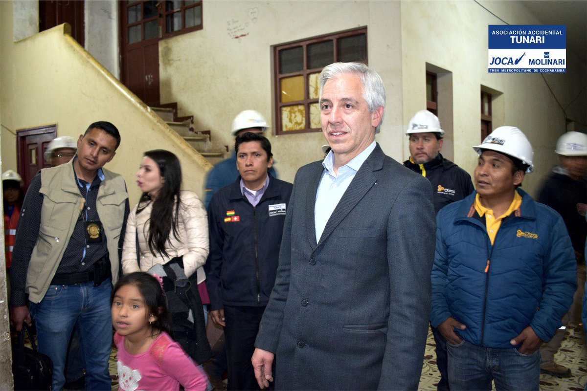 AATunari's tweet photo. La Estación Central de "San Antonío", recibió la grata visita del Vicepresidente del Estado Plurinacional, Álvaro Garcia Linera, recorrió toda la antigua estación y principalmente toda el área donde se construye la nueva Estación Central.#TrenMetropolitanoJOCAMOLINARI https://t.co/0S09YyjfJ0