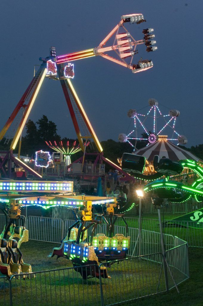 kstatecollegian's tweet photo. Riled up in Riley County: A look at the 2018 county fair https://t.co/7bnFS8bAPB #countyfair #eventpreview #rileycountyfair https://t.co/dsPrS7SyYA