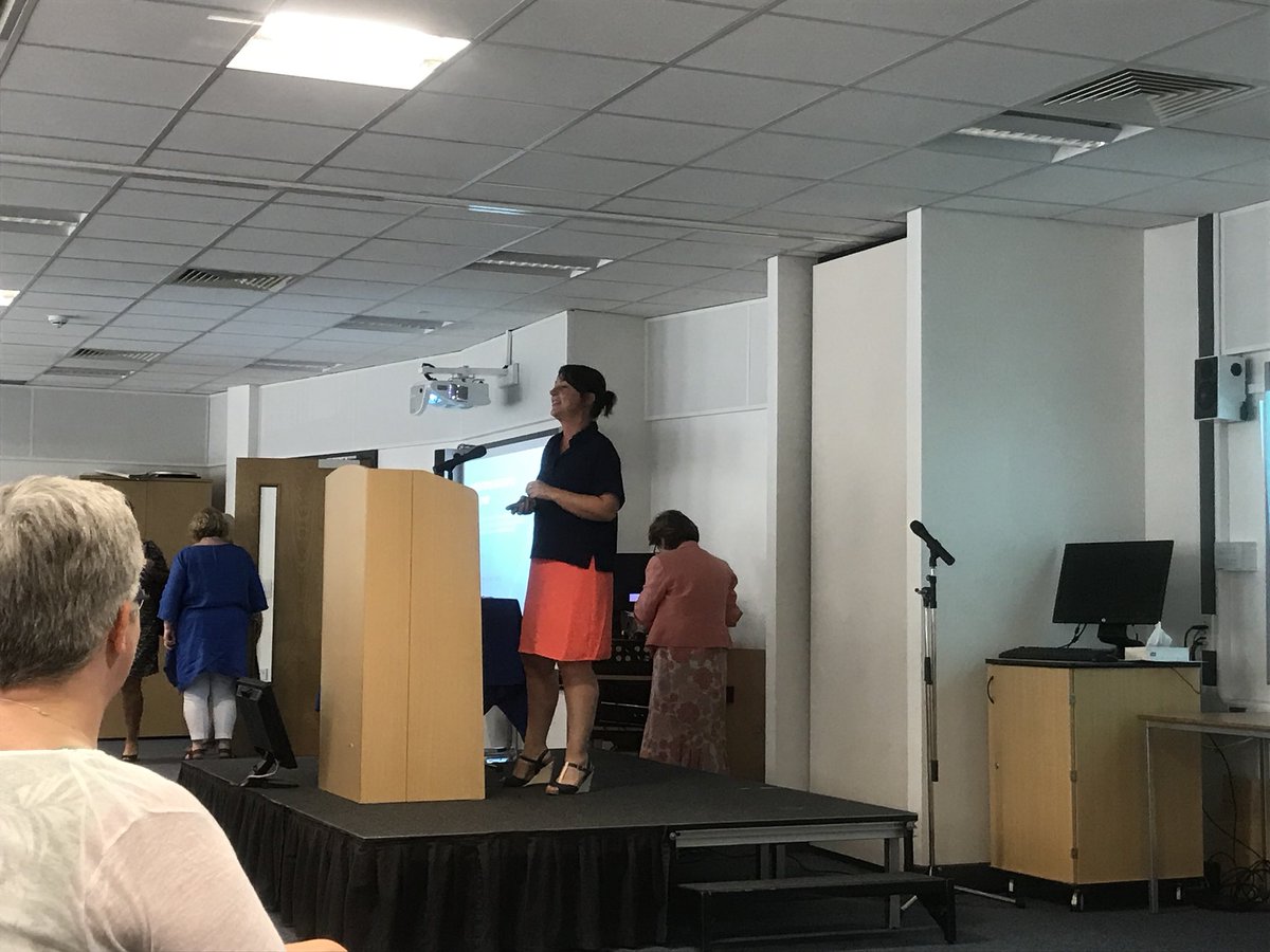 MT_Powell1's tweet photo. Barbara Fortune promotes the importance to improve prompt response to falls #ourAPsrock #advancedpractice #ExperienceBolton #celebrationconference https://t.co/6Ad5GPInKE