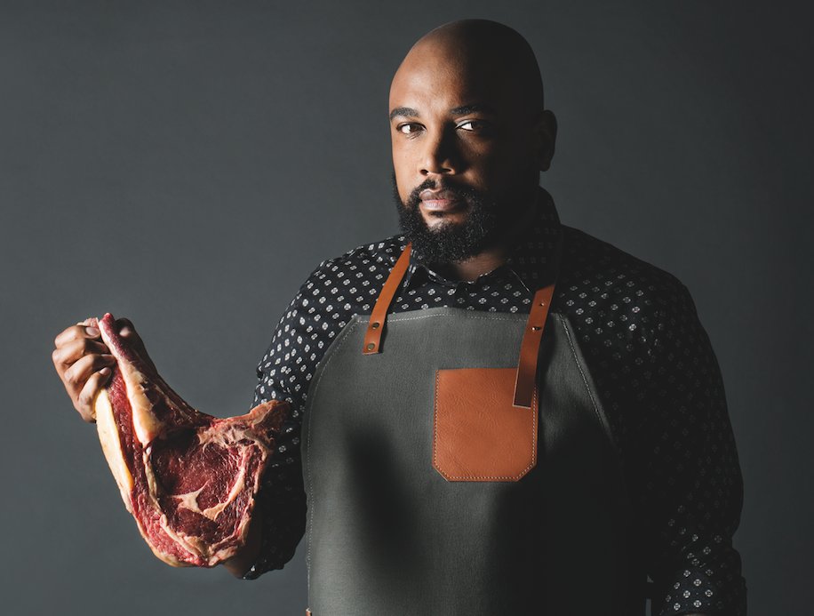 ManMagSA's tweet image. - @SHOWtibzLOVE is exploring his passion for food through curated dining experiences, and has big plans to expand this passion into yet another successful entrepreneurial venture. Check out his story in our latest issue #ThriveThursday #ThursdayMotivation #Issue72 #ManMagSA
