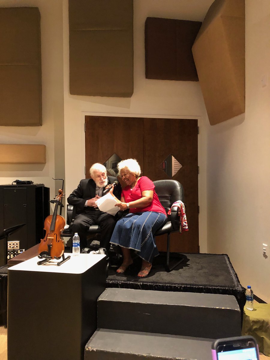 RobertManuelJr1's tweet photo. Last night was special at the Stax Museum. Jim Stewart, founder, donated his fiddle to the museum and told the story of how he and his sister Estelle Axton started Stax Records. He shared lots of new and interesting stories that have never been shared before. #Soulsville#Stax https://t.co/SZRRXiGcMe
