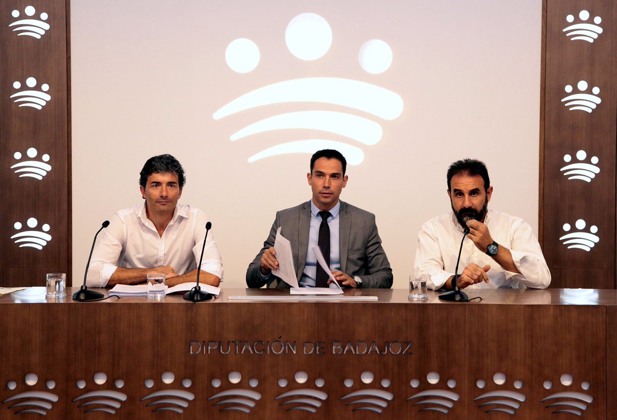 💶 Acciones tan sencillas como sacar dinero o hacer un ingreso son imposibles en algunos pueblos de nuestra provincia. Por eso #DipBdjz lanza el Plan de lucha contra la #ExclusiónFinanciera.

En este HILO os lo explicamos 👇
ℹ bit.ly/ExclusionFinan…