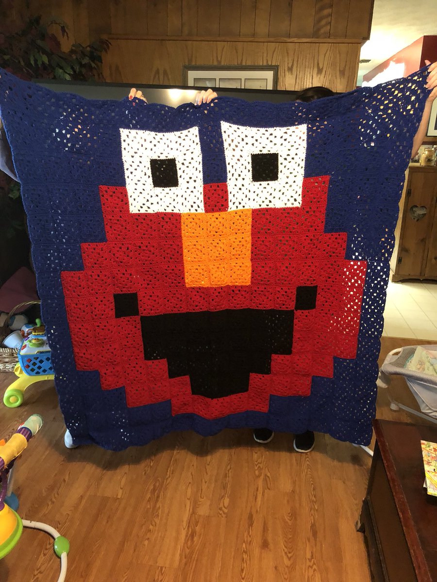 NeedTimeToQuilt's tweet image. When you finally finish your granddaughters 1st year birthday present. #skylarpaige731 #skylarlovesElmo