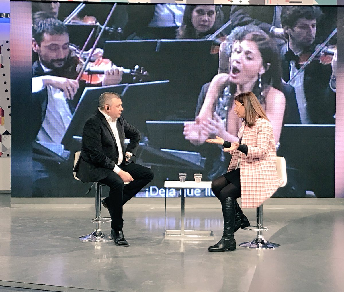 MCompartidasok's tweet photo. La gran #VeronicaCangemi en @canal7mza @MCompartidasok con @MarceloOrtizTV https://t.co/PbgGdfh0zw