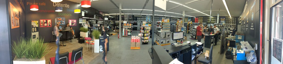 Gaius6's tweet photo. #NorautoApt 👏👏 aux équipes merch qui livrent aujourd’hui un superbe magasin aux clients et aux équipes de Michel. Voilà un avant / après https://t.co/5AUecAtERu
