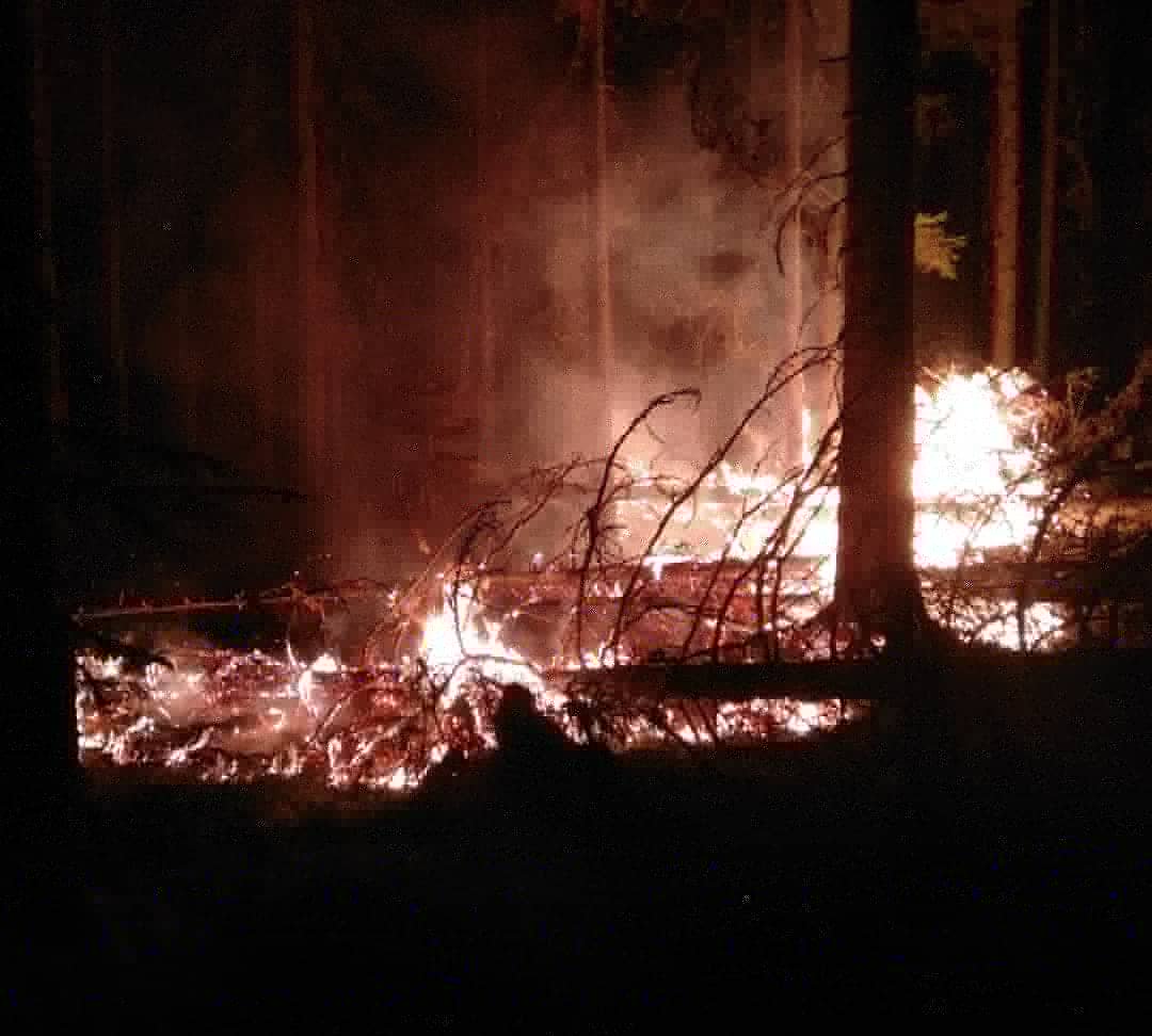 lekaamelotien13's tweet image. Une bonne nuit de travail #swedenwildfires #uiisc7 #ercc #fierdetresapeur