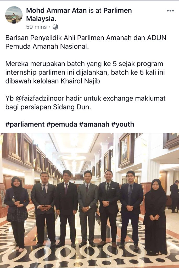 Troll_UM's tweet photo. Antara tulang belakang Menteri Pertanian yang begitu yakin ‘baca’ perbahasan mengenai 72 ladang dan 7 ekor lembu sedang diusahakan. 

Patutlah Menteri Bangang, yang ikut pun mahacai ajee... https://t.co/vKKYk8dTPM