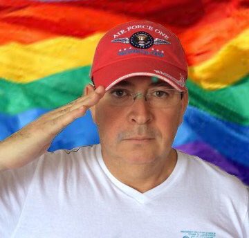 SubversiveFiend's tweet photo. Si este pedazo de mierda es el que te lavó el coco para que defiendas los intereses de la MILLONARIA FAMILIA BUKELE... #EstasMAL https://t.co/h3XWIPrqpX