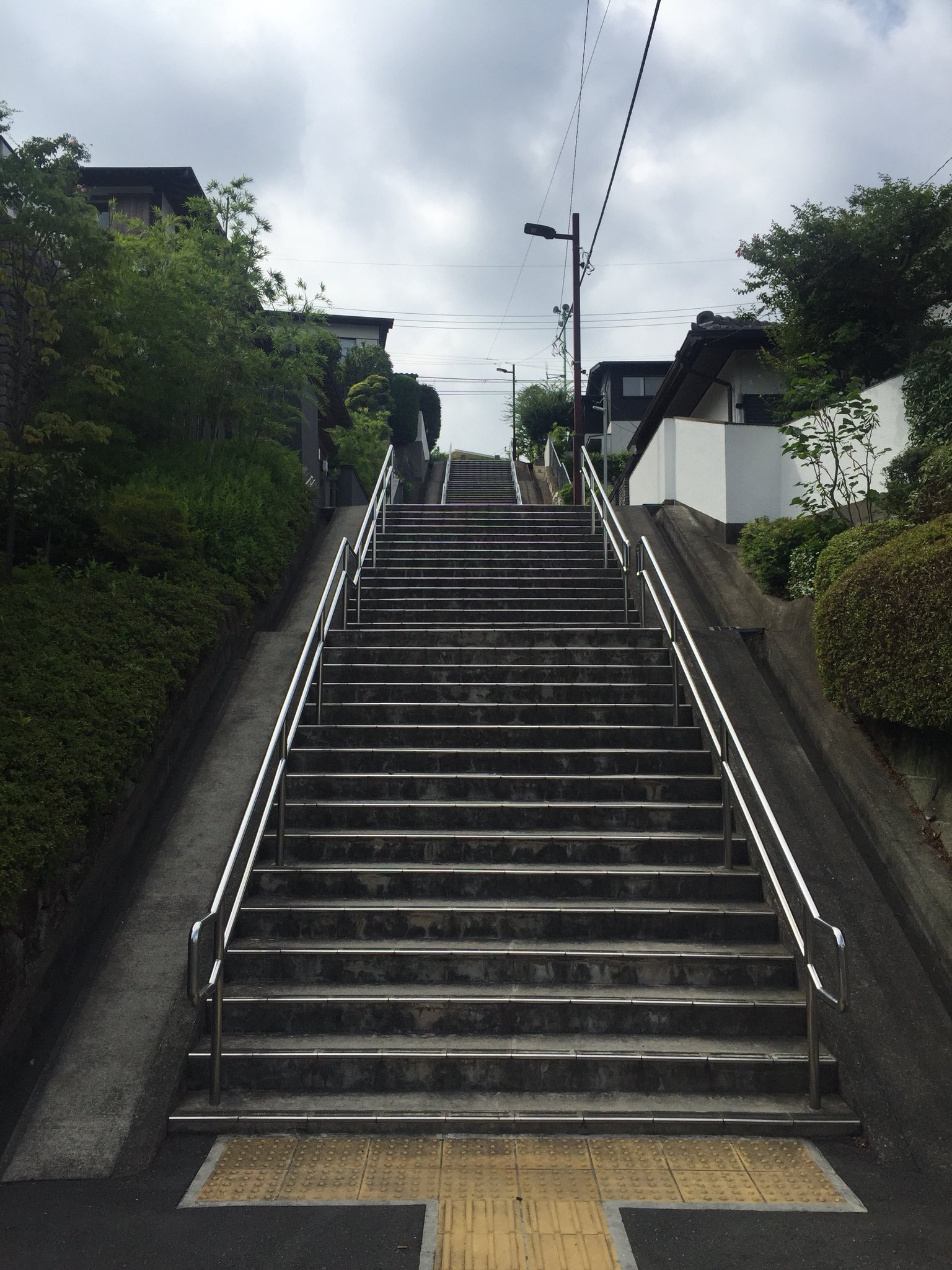 元ロード乗り 車好き の写真垢 あさひなぐロケ地巡り 2つ目は聖蹟桜ヶ丘から近くにある住宅街の中にある階段へ 東京都多摩市 なーちゃんが映画の冒頭で登場するシーンを撮影した場所です あさひなぐ 乃木坂46好きな人と繋がりたい 乃木坂46が好きな 元ロード乗り 車好き の写真垢 あさひなぐロケ地巡り 2つ目は聖蹟桜ヶ丘から近くにある住宅街の中にある階段へ 東京都多摩市 なーちゃんが映画の冒頭で登場するシーンを撮影した場所です あさひなぐ 乃木坂46好きな人と繋がりたい 乃木坂46が好きな