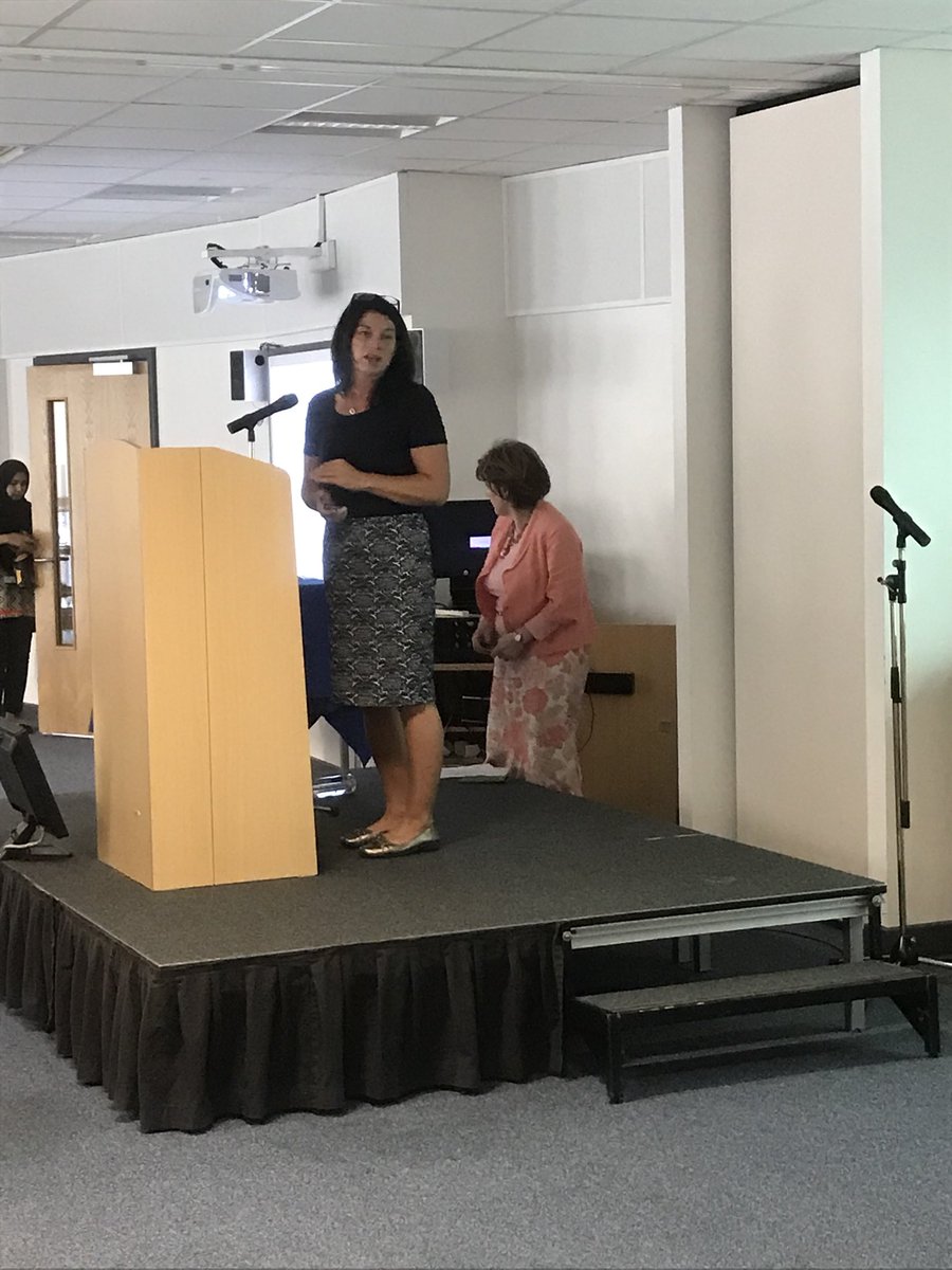 MT_Powell1's tweet photo. Sharon Deane promotes the important need for improved out of hours palliative care #ourAPsrock #advancedpractice #celebrationconference #ExperienceBolton https://t.co/TqvQZv6FWb