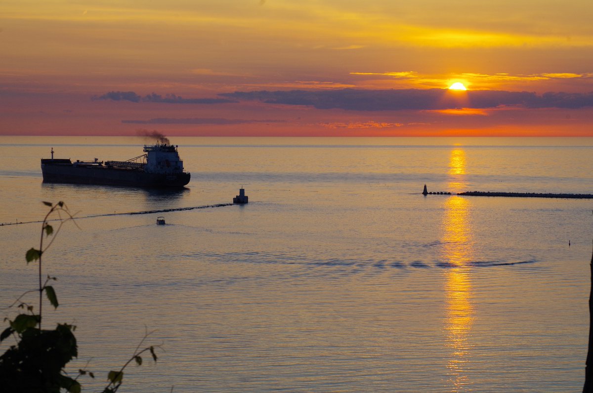 williams_emsie's tweet image. One night in the life of #PortofGoderich #sunset And to think we get to live here. #LakeHuron