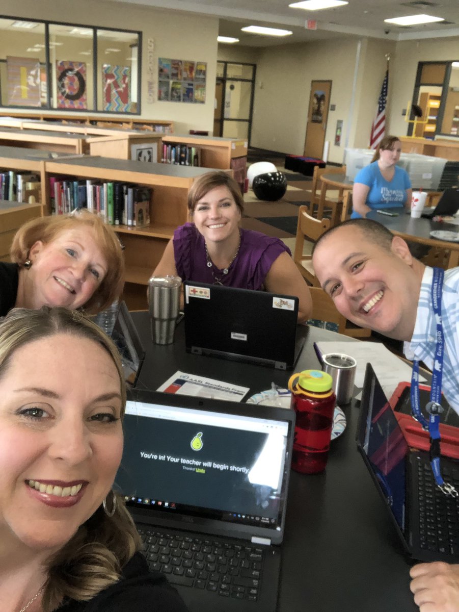 MariaLaBarbera1's tweet image. Spending the day with my library squad @jcityTNschools @LakeRidge_JCS #NETNLibraryDay