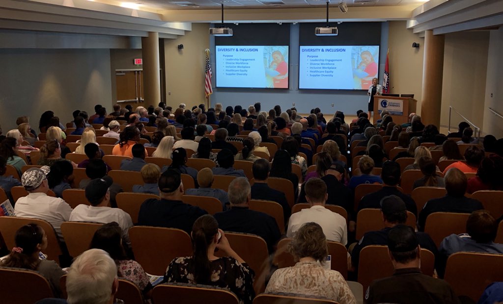 ValSegalla's tweet photo. Another full house for @archildrens #EmployeeForum @CindyHill_ACH @RichardsonAM @stephen_canon #PeopleFirst @jdeshpande_ach @PattiMartinLR @danmcfaddenapr Thanks for your leadership, @MarcyDoderer https://t.co/SwVxtF9tRA