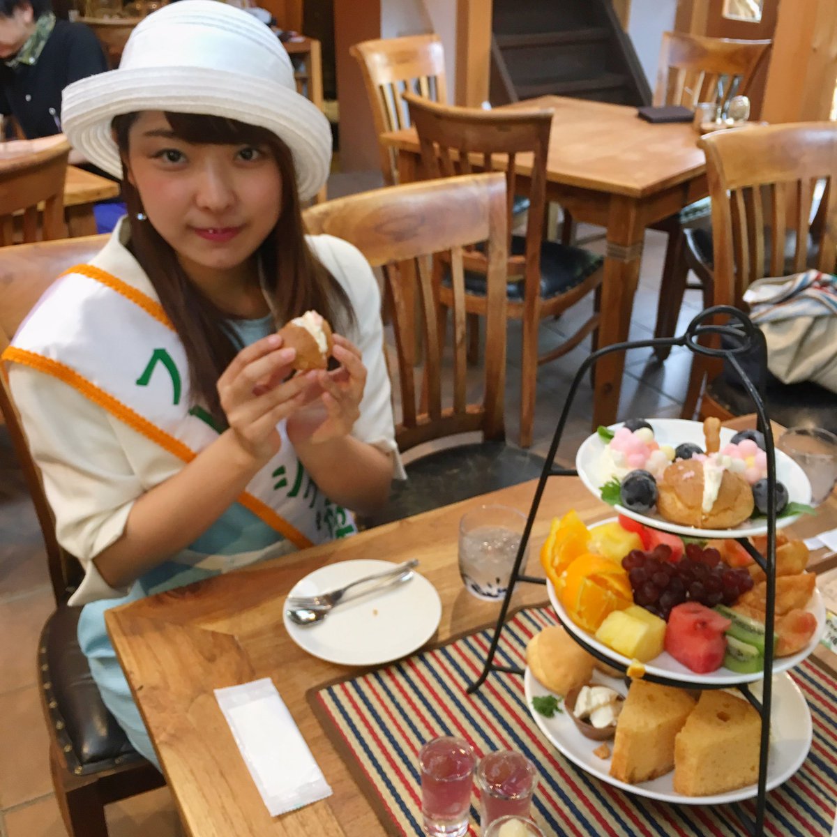 O Xrhsths 倉敷アフタヌーンティー Sto Twitter 取材がありました 今日は大スポさんがコバコーヒーさんのアフタヌーンティー の取材のため フレッシュ岡山さんと一緒にアフタヌーンティーを体験されました 8月8日の大スポさんを是非チェックしてください