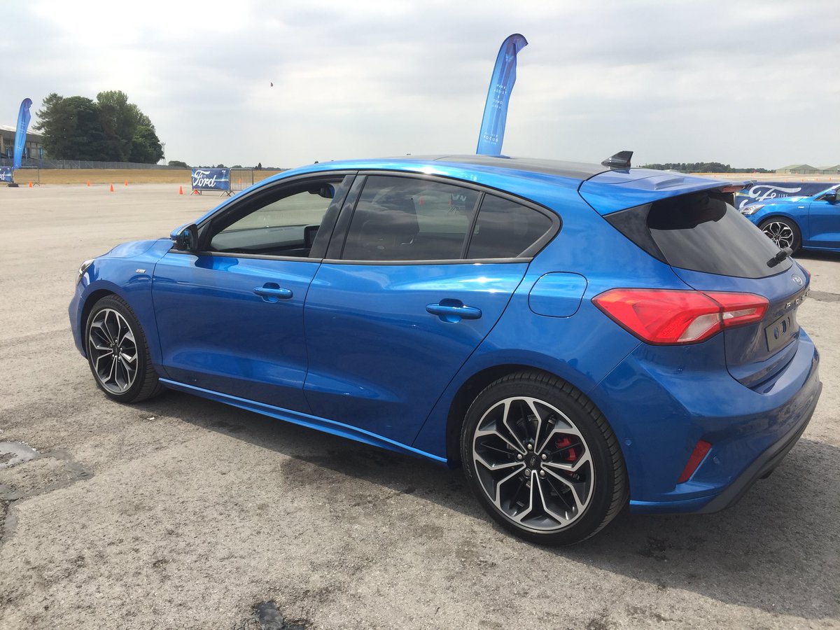 Test the new Park Assist #FordLiveUK #FocusLive #focus #STlineX #DesertIsland #ParkAssist2 #BnOPlay
