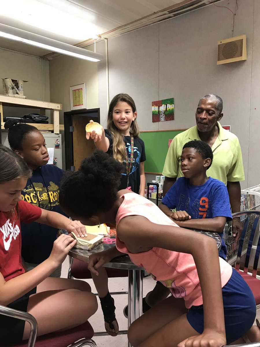 CorsichMichelle's tweet photo. Our carefully packaged Pringles returned today. 4 traveled safely through the mail ๐#1PHASD #ASPsummer https://t.co/lC3zpd5XSn
