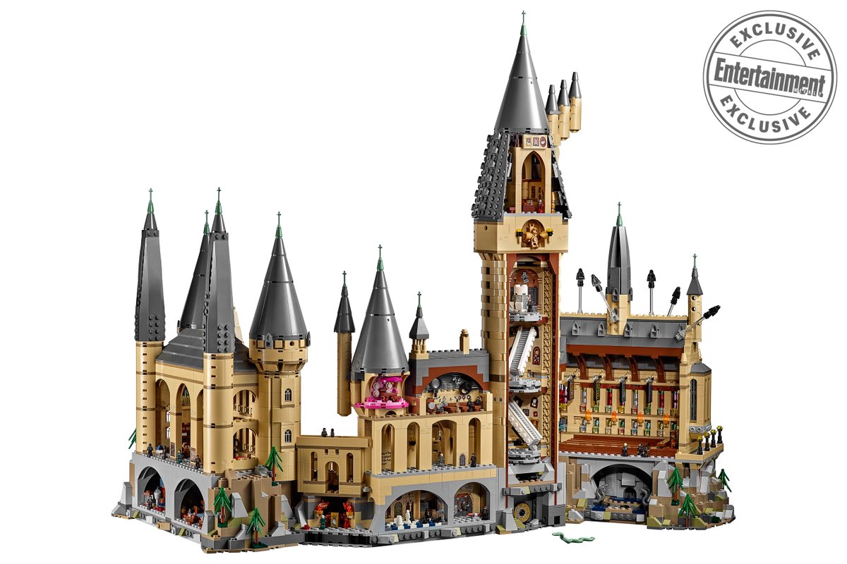 Fiffykung's tweet photo. รอบนี้ Lego โหดมาก ออกชุด Harry Potter เป็นปราสาทโรงเรียน Hogwarts ถือเป็นชุดที่ใหญ่ที่สุดในชุด Harry Potter เพราะมี 6,020 ชิ้น ราคา $399.99 (ประมาณ 13,300 บาท) เริ่มขาย 1 ก.ย.นี้ https://t.co/BoKSh34Ga2