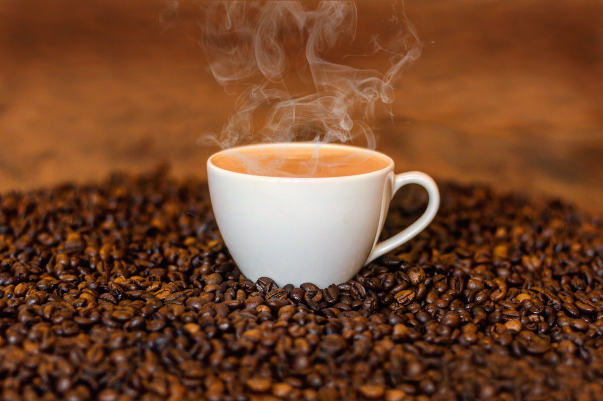 Biliyor muydunuz? 🤗👇🏼
☕️ Tüm dünyada bir günde ortalama 2.5 milyar fincana yakın kahve tüketiliyor. 
Yani dünyada her 3 kişiden biri günde bir fincan kahve içiyor ! 😌
#coffeechefs #coffee #istanbul #izmit #kahve #kahvekeyfi #instagood #instapic #instaphoto