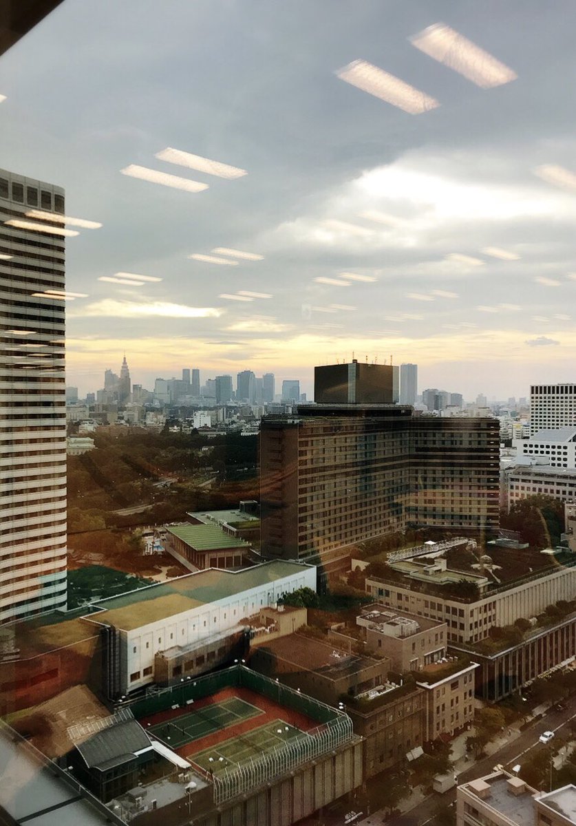 ShoSogo5's tweet photo. 【働く、を変える日】
#テレワーク デイズ 7.23〜27
一斉にやっている感じが在宅ワークよりも一体感が生まれます🏃
昨年よりオフィスと電車が空いている。2020年まで続いて欲しい。
#働き方改革 #六本木 #赤坂 #tokyomidtown #Roppongi #akasaka #tokyo #japan #summer #ヤフー #LODGE #TELEWORKDAYS https://t.co/9HawATR14G