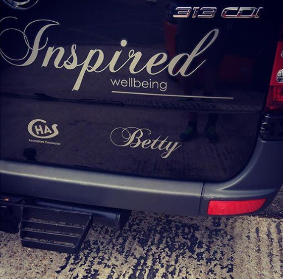 Please join us in welcoming "Betty" to the Dröm van family! Keep an eye out for her on the roads!  #newvan #bettythevan #Wellbeing #wellness #sauna #steam #spa #bespoke #luxurylifestyle #design 🚚🚛