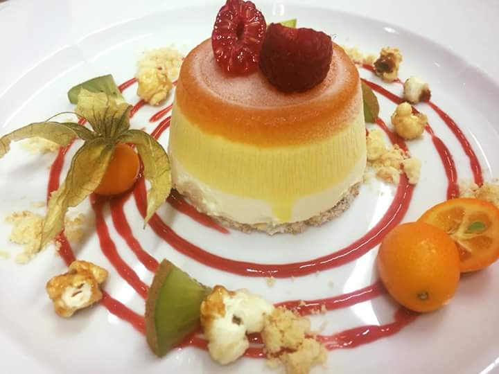DomenellaMarco's tweet photo. #26luglio #estate #semifreddo #esotico #crumble #ristorante #osimo #ilovemyjob #chef #italiancook #ristoranteada #today #DEssert #destinazionemarche #Marche https://t.co/1NlpBiADmy