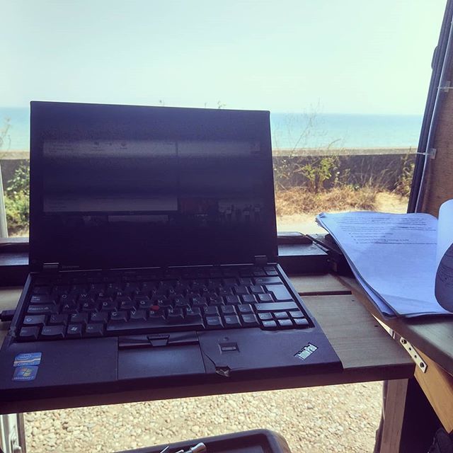 Happiness is a self-built mobile office and working where you please 😎🌻 #Focallocal #connietheconnector #vandwelling #remotework #publichappinessmovement ift.tt/2OlTv8W